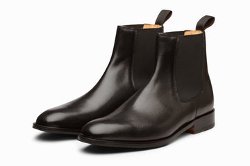 Box-Calf Black Chukka | Shop Now | Stylish Men's Black Chukka Boots Black Box Calf & Dark Red Goodyear Welt - Leather Sole / Zurigo - Rounded Toe for